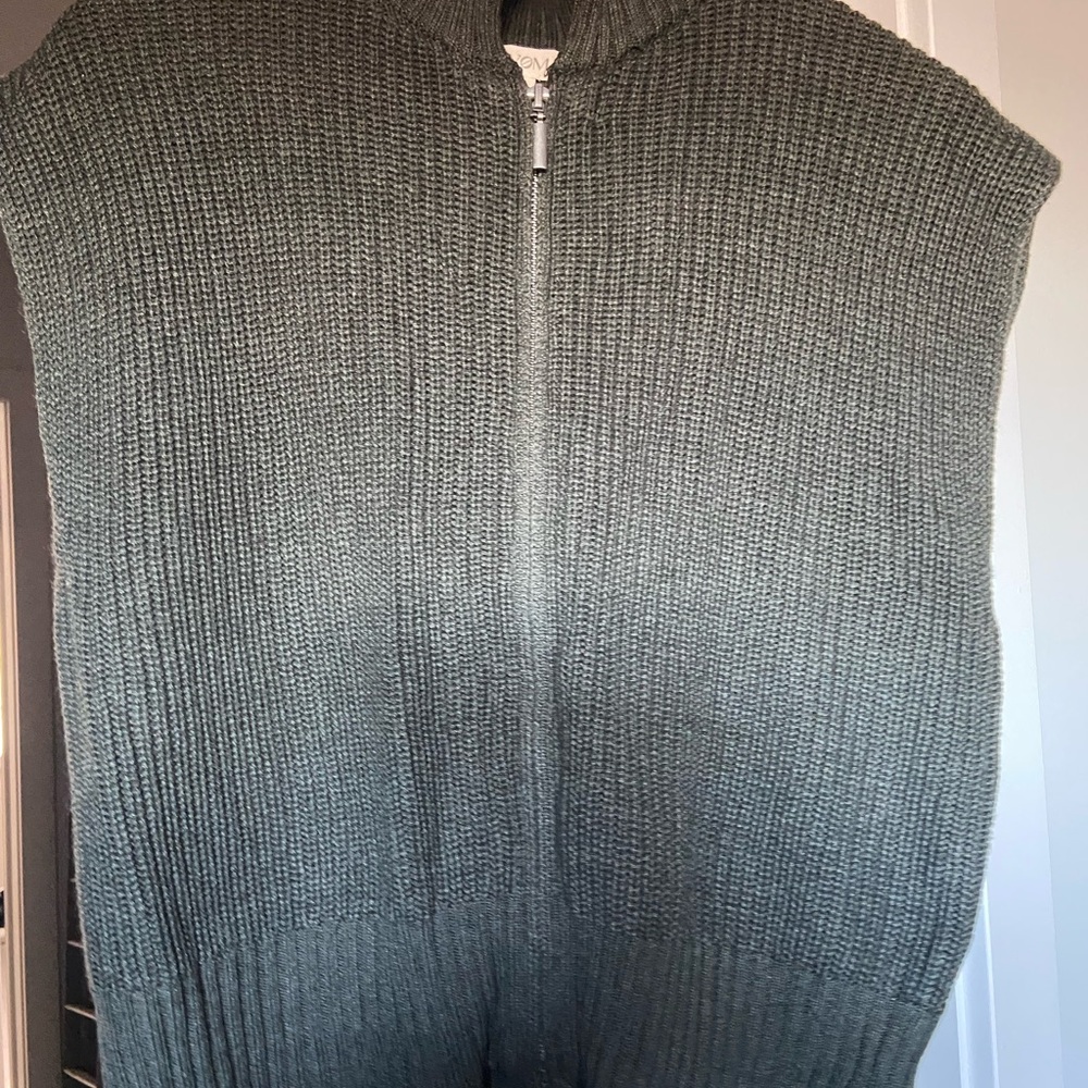 Livom Women’s Green/gray sleeveless vest L